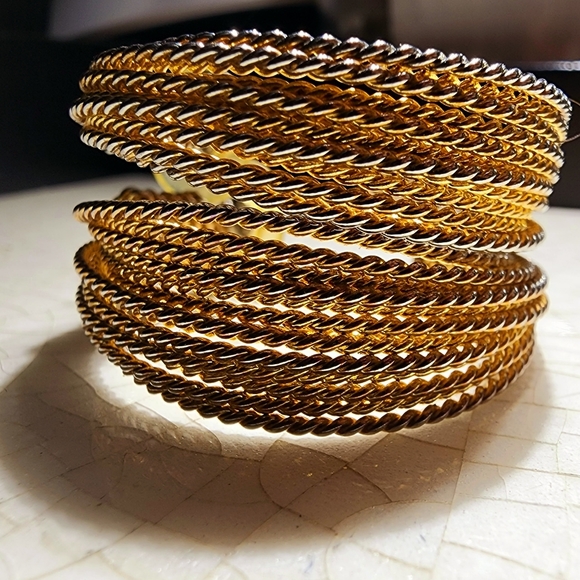 Vintage Multi-roped knotted gold tone hoop earrings, luxury, contemporary - Picture 1 of 6